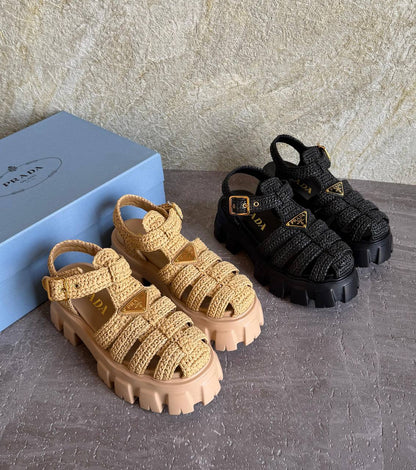 PRADA 
SuperMaster Quality 💯
550 dhs🇦🇪🇦🇪
Size: 36-41💥

Zain171
♥️♥️♥️