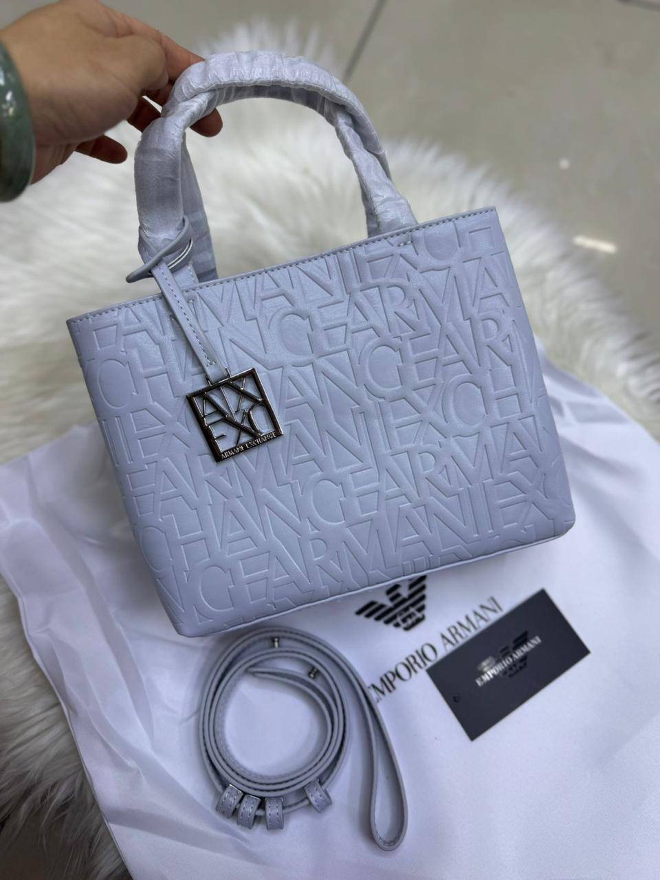 ❤️ Emporio Armani
1⃣️ First quality
Size: 23 * 19 cm
90 dhs✅

Zain115
♥️♥️♥️
