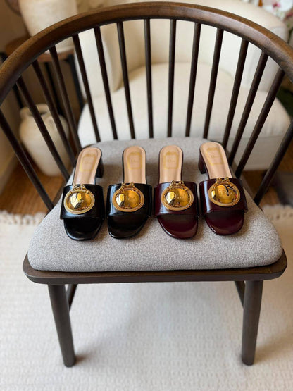 Dior
𝐕𝐈𝐏 𝐐𝐔𝐀𝐋𝐈𝐓𝐘
𝐒𝐈𝐙𝐄 {35 𝐭𝐨 42} 
450 dhs✅

Zain81
♥️♥️♥️