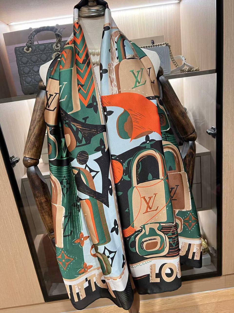 Silk scarf
40 dhs❣️

Zain60
❣️❣️❣️