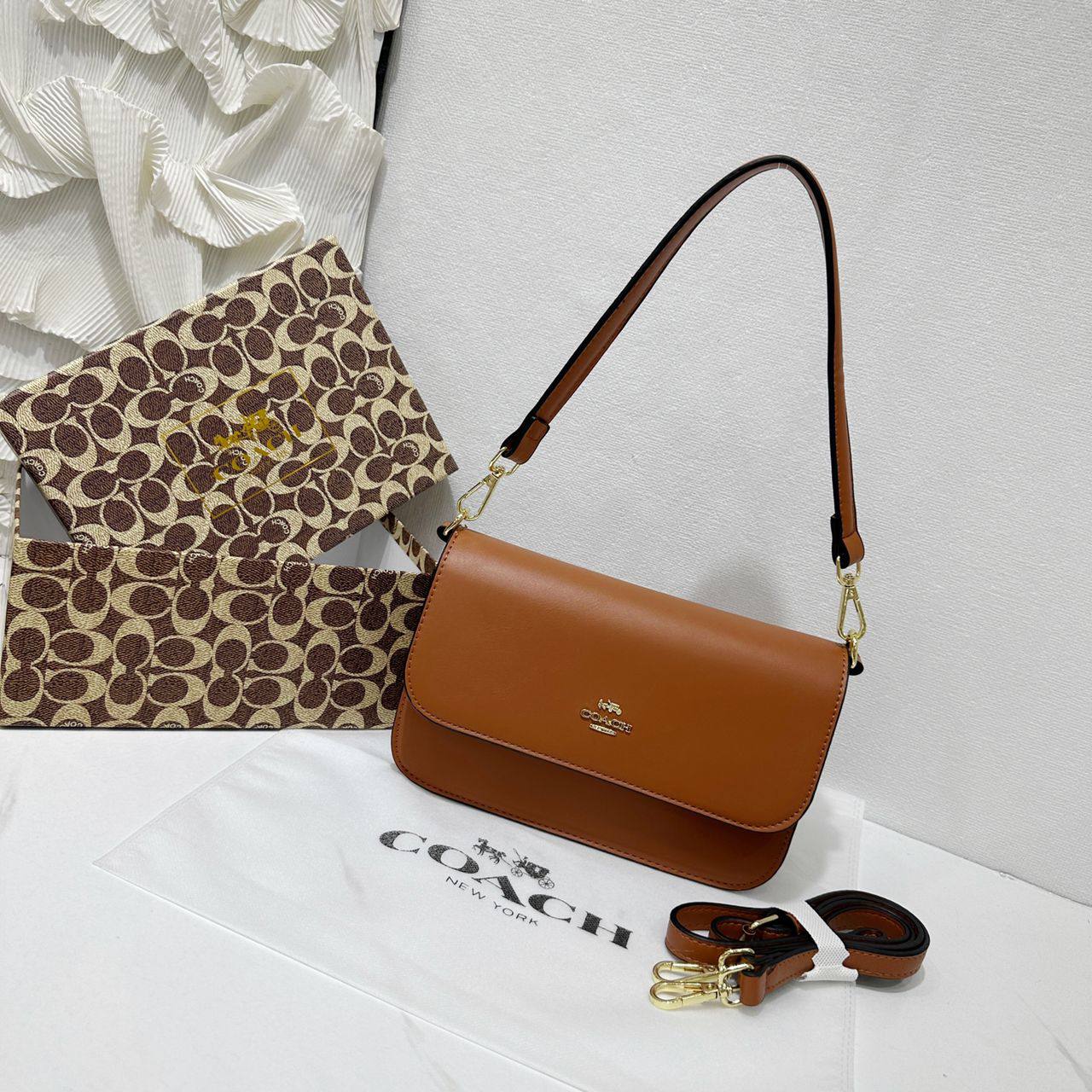 Coach 
80 dhs✅

with box🎁🎁🎁

Zain42
♥️♥️♥️