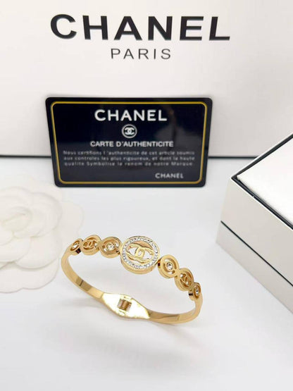 Bangles

20 dhs💚

normal box🎁

Zain216
♥️♥️♥️
