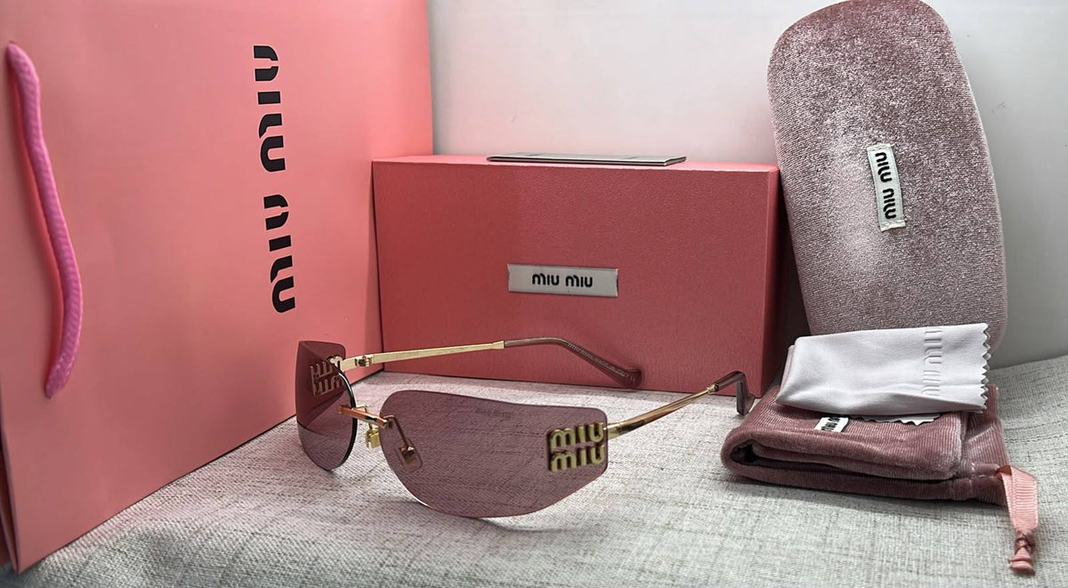 Miu miu

90 dhs🇦🇪🇦🇪

Zain182
♥️♥️♥️
