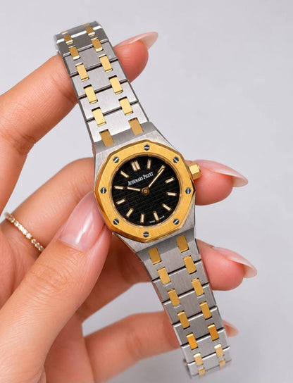 Ap watch for ladies 
good quality 
310 dhs✅
 (size 23mm )

Zain59
♥️♥️♥️