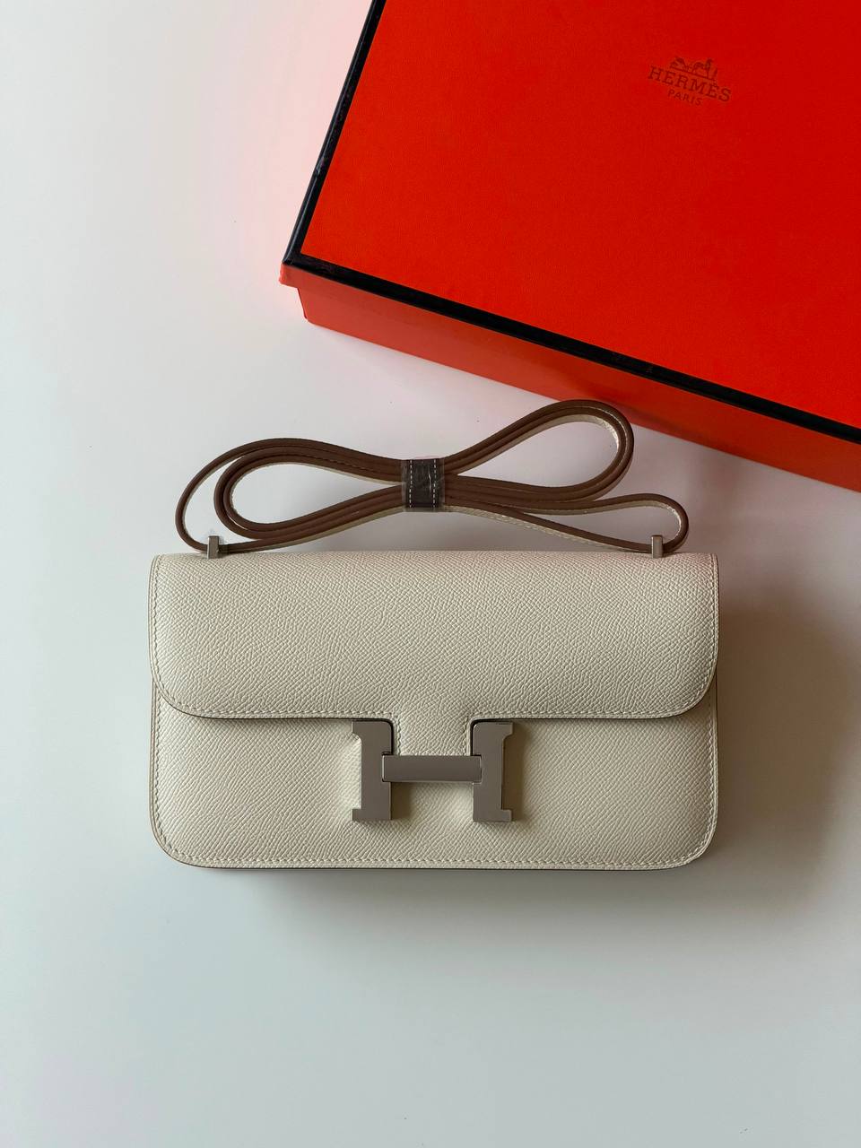 Hermes constance 23cm 
super Master quality ✅with box📦
490 dhs🇦🇪🇦🇪

Zain52
♥️♥️♥️