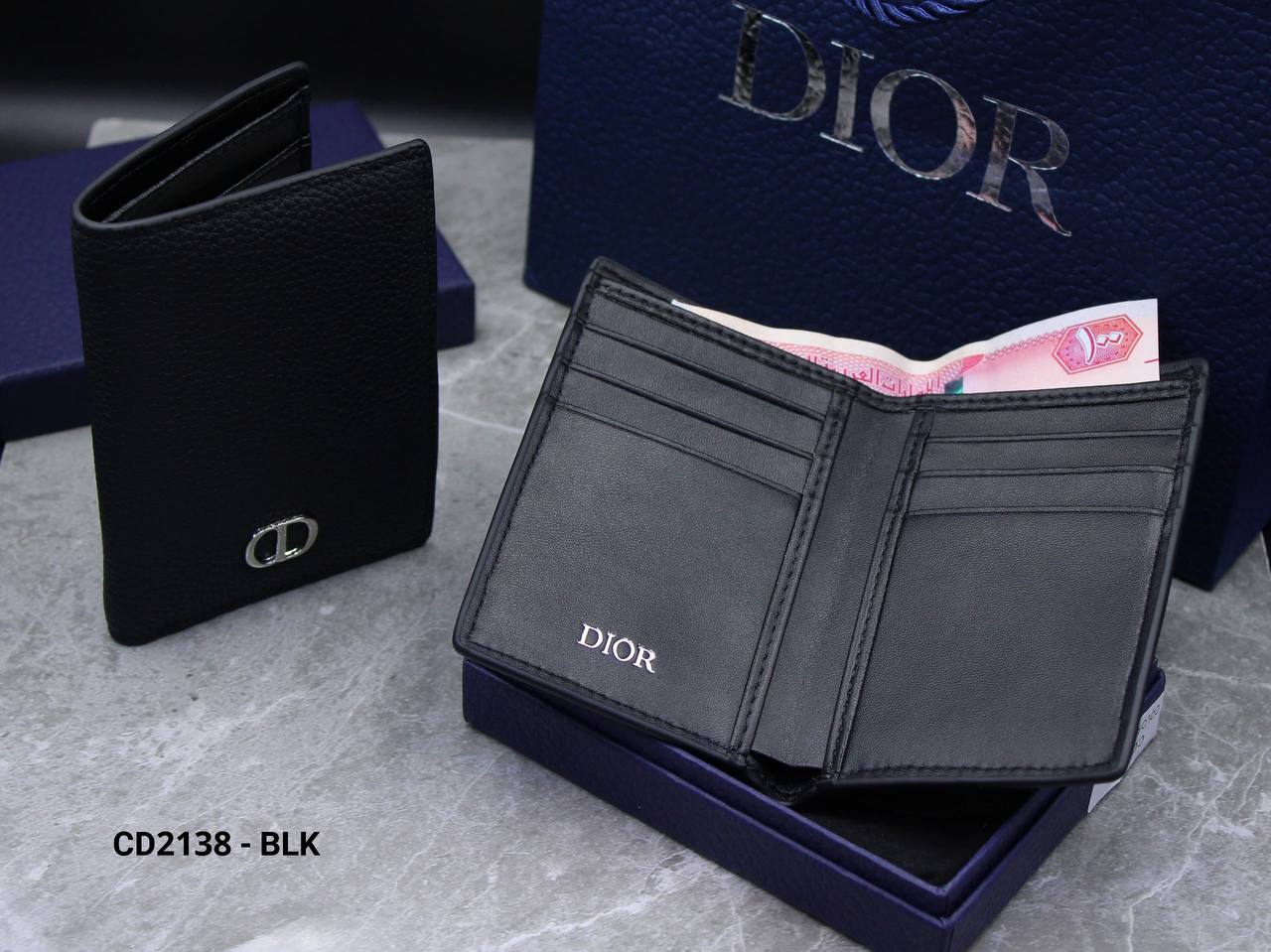 DIOR MENS WALLET MASTER QUALITY

90 dhs🪙🌨️

Zain58
♥️♥️♥️
