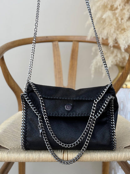 Available Again✨✨✨
STELLA McCARTENY
25cm
350 dhs❣️
Top quality

Zain167
♥️♥️♥️