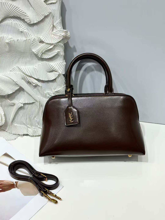 YSL
 good quality
120 dhs❤️
30 CM

Zain200
♥️♥️♥️