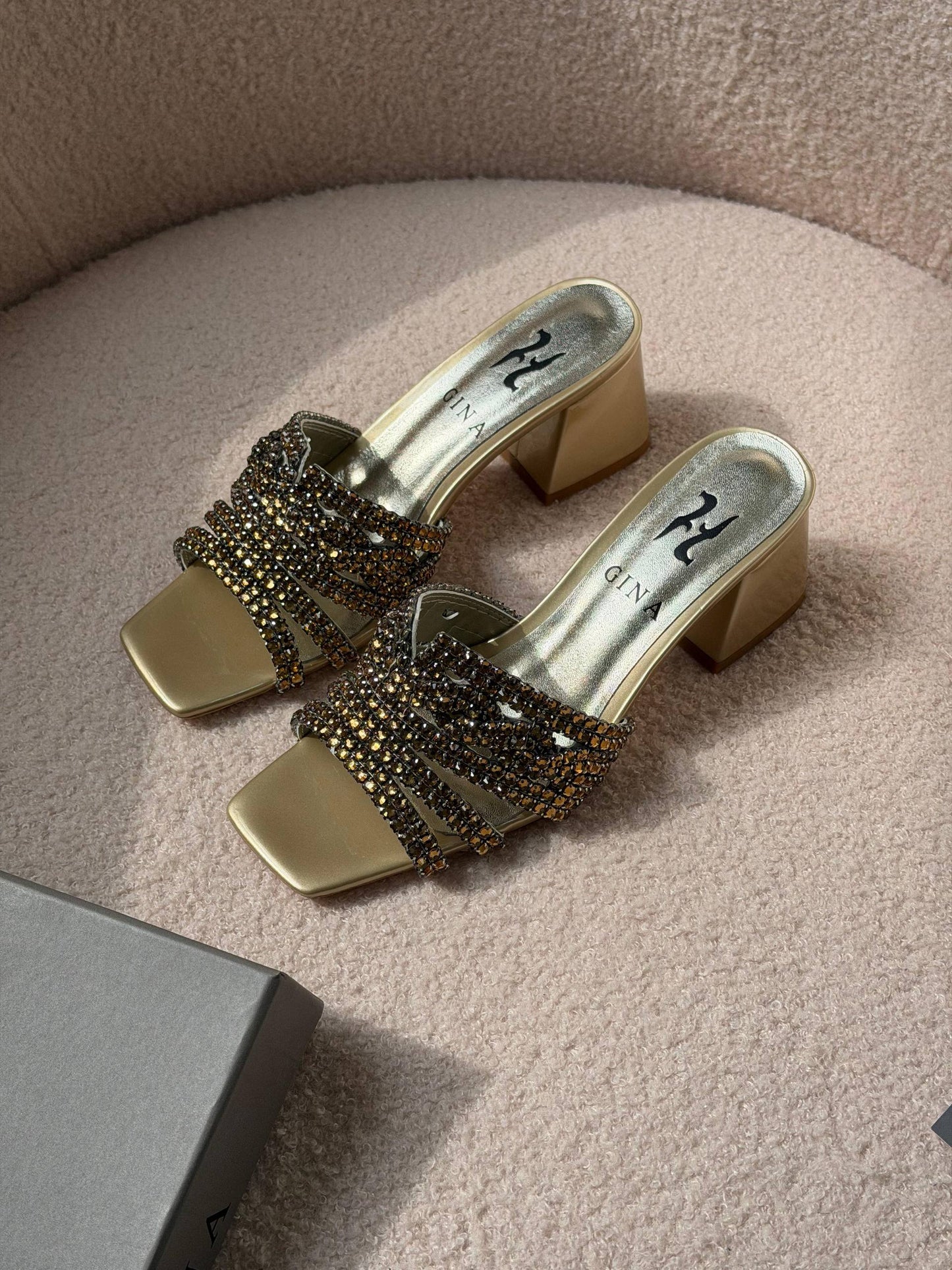 𝐆𝐈𝐍𝐀 ⚡️
𝐀𝐀𝐀 𝐐𝐔𝐀𝐋𝐈𝐓𝐘 💫
𝐬𝐢𝐳𝐞: 36 𝐭𝐨 42 
480 dhs💓

Zain81
♥️♥️♥️