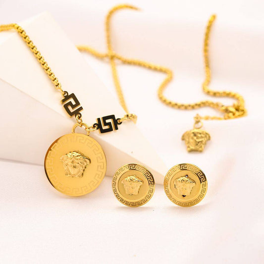 Hot selling 
Versace stainless steel with 18 k gold plated set of 2 
50 dhs🪙💚 / set without box 
60 dhs🪙💚 / set with Versace box and paper bag

Zain243
♥️♥️♥️