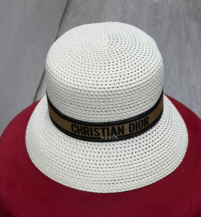 DIOR NEW HATS

240 dhs🇦🇪🇦🇪

Zain328
♥️♥️♥️