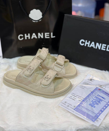 CHANEL
New Coming🔥
Size:36 to 41
110 dhs🪙🌨️

Zain241
♥️♥️♥️