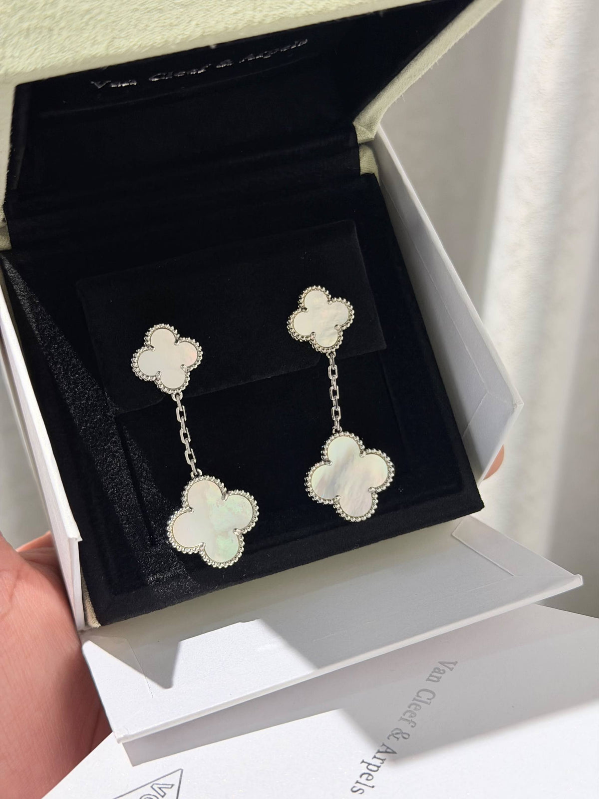 VanCleef & Arpels

Magic Alhambra earrings, 2 motifs
18K yellow gold & white Gold plated 

Super Master Quality

For Price 👇 WhatsApp✅
0568585901 
0507557372
0552275751 Owner Zain 👌

Zain106
♥️♥️♥️