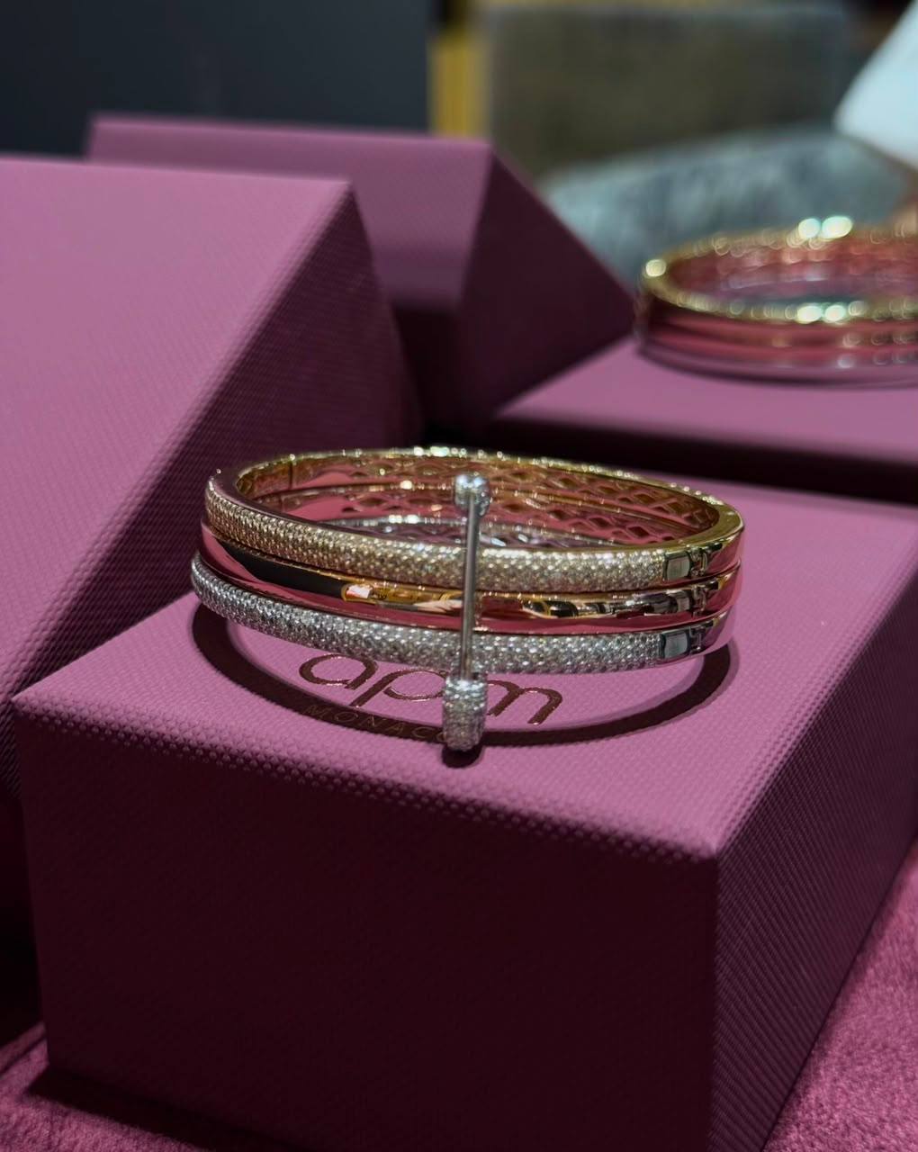 Apm 
Bangle 💥
Super master quality 💯
With normal boxes 🗃️ 
105 dhs🇦🇪🇦🇪🇦🇪

With master box 📦 
115 dhs🇦🇪🇦🇪🇦🇪

Zain216
♥️♥️♥️
