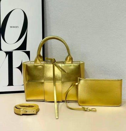 BOTTEGA 
GOOD QUALITY  

WITH BOX
🎁🎁🎁

110 dhs✅

Zain39
♥️♥️♥️