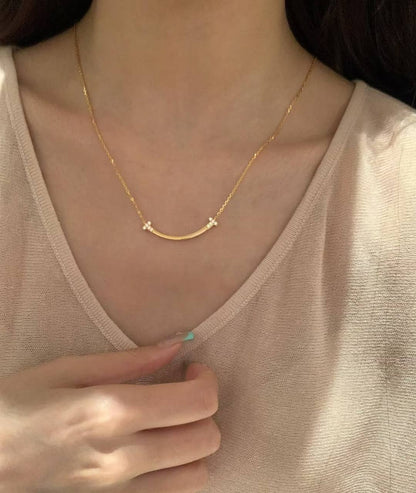 Tiffany 🔥*
Necklace 🐦‍🔥
Master quality 💯
With normal boxes 🗃️ 
50 dhs💓
With master box 📦 
70 dhs💓

Zain216
♥️♥️♥️