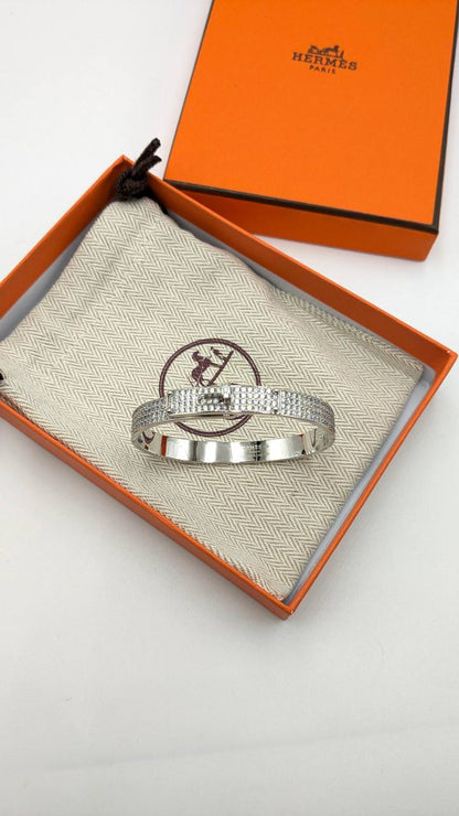 Hermes
Bangle
110 dhs✅

Zain210
♥️♥️♥️