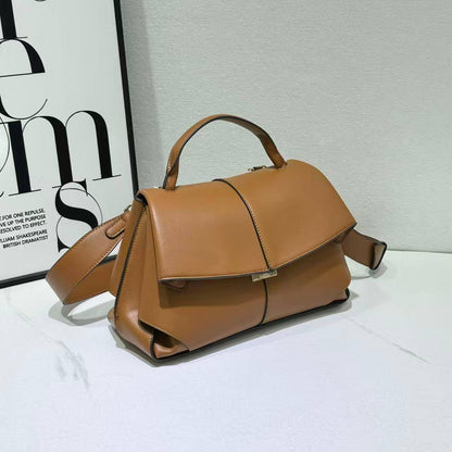 Polene 
size 30cm 
120 dhs💓

Zain161
♥️♥️♥️