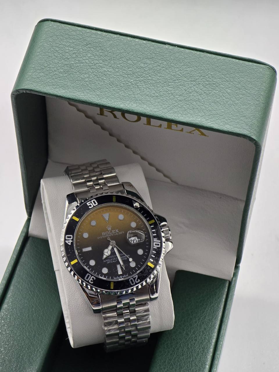 Rolex Men
60 dhs🪙🌨️
*Battery*

Zain29
♥️♥️♥️