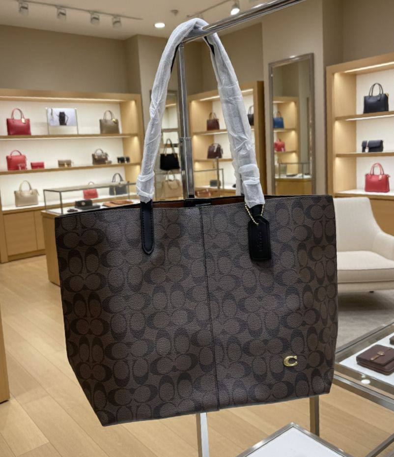 COACH

115 dhs🪙🌨️

Size40 cm. 

Zain175
♥️♥️♥️