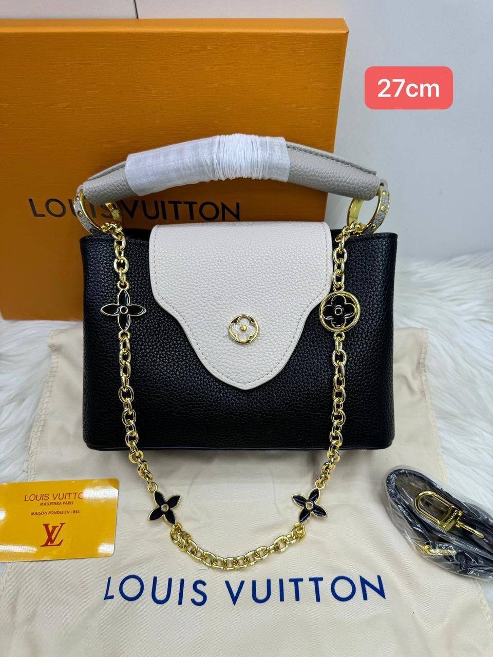 💎 LV Capitalcines 
1️⃣ Finish quality +box🎁
Size : 27 * 19 cm
100 dhs✅
with box🎁

Zain115
♥️♥️♥️