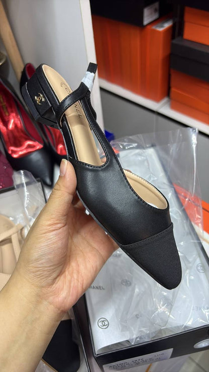 Chanel

120 dhs
36-41

Zain145
♥️♥️♥️