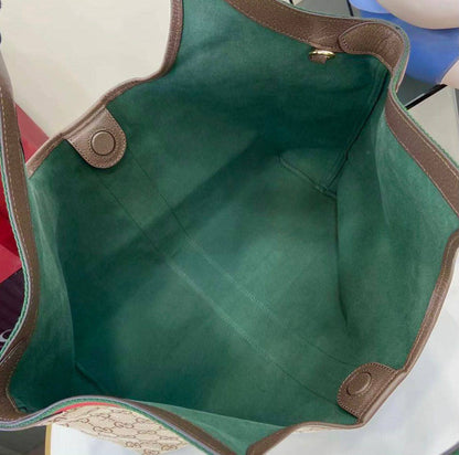GUCCI 
COPY ONE 
160 dhs✅
Size: 50cm

Zain39
♥️♥️♥️