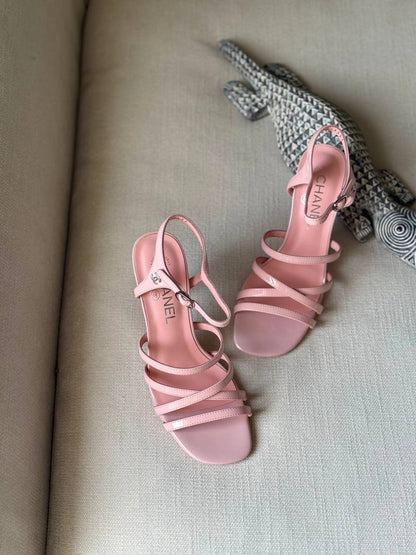 Chanel
AA Quality
Size 36 to 41
450 dhs🇦🇪🇦🇪

Zain288
♥️♥️♥️