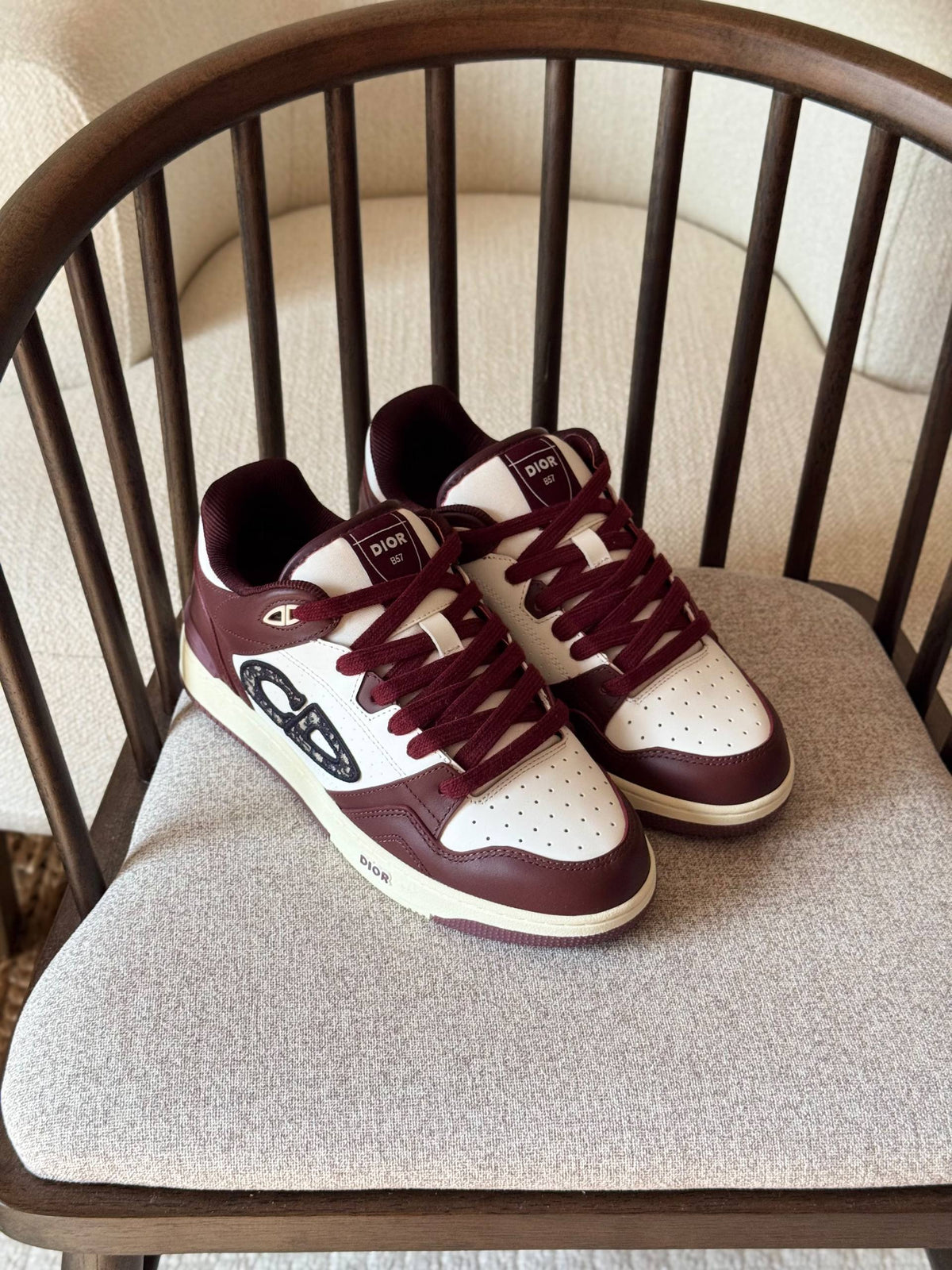 B57 Dribble Low-Top Sneaker

AAA quality

size:40 to 46
500 dhs🇦🇪🇦🇪

Zain185
♥️♥️♥️