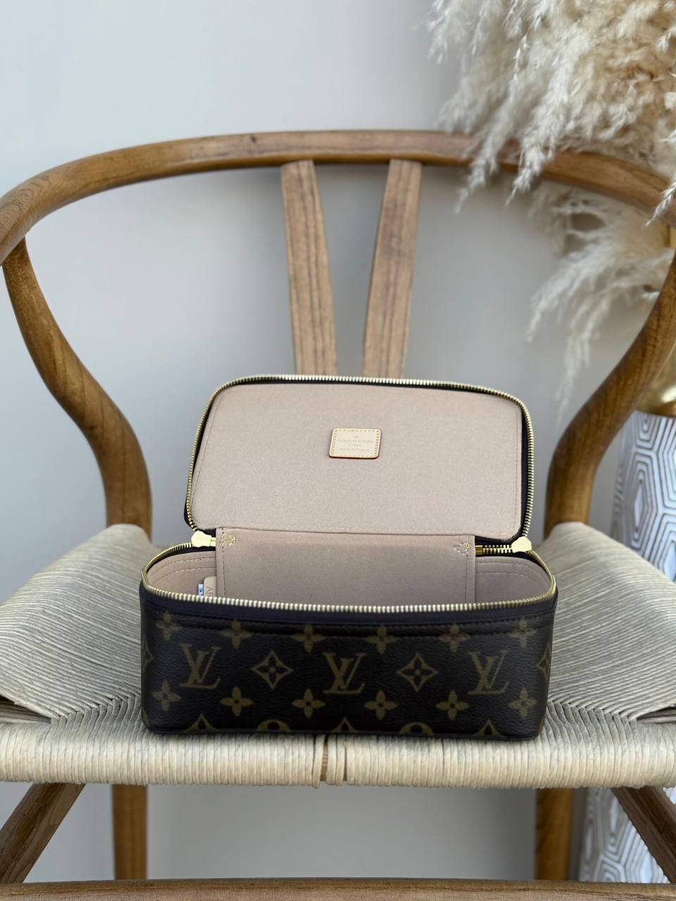 New collection✨✨✨
LV
17cm
300 dhs🇦🇪
23cm
320 dhs🇦🇪
35cm
350 dhs🇦🇪
Top quality 
With box🎁

Zain167
♥️♥️♥️