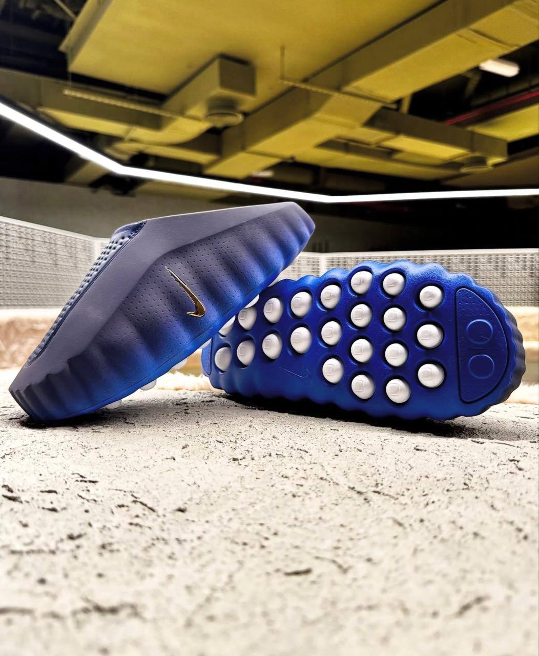 Nike Mind 001 Slide
Blackened Blue Game Royal，
Size 36-47 ，
230 dhs✅

Zain18
♥️♥️♥️