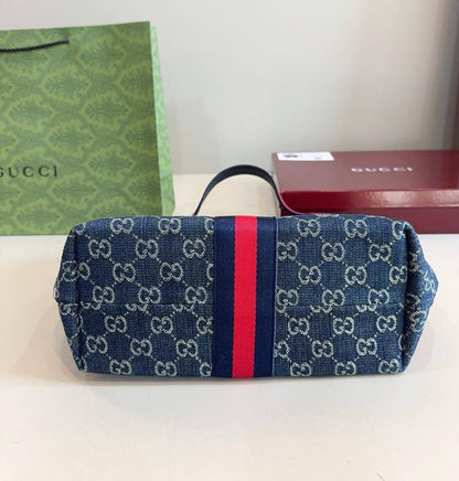 GUCCI 
COPY ONE 
SMALL SIZE 
WITH BOX 
140 dhs💓

Zain17
♥️♥️♥️
