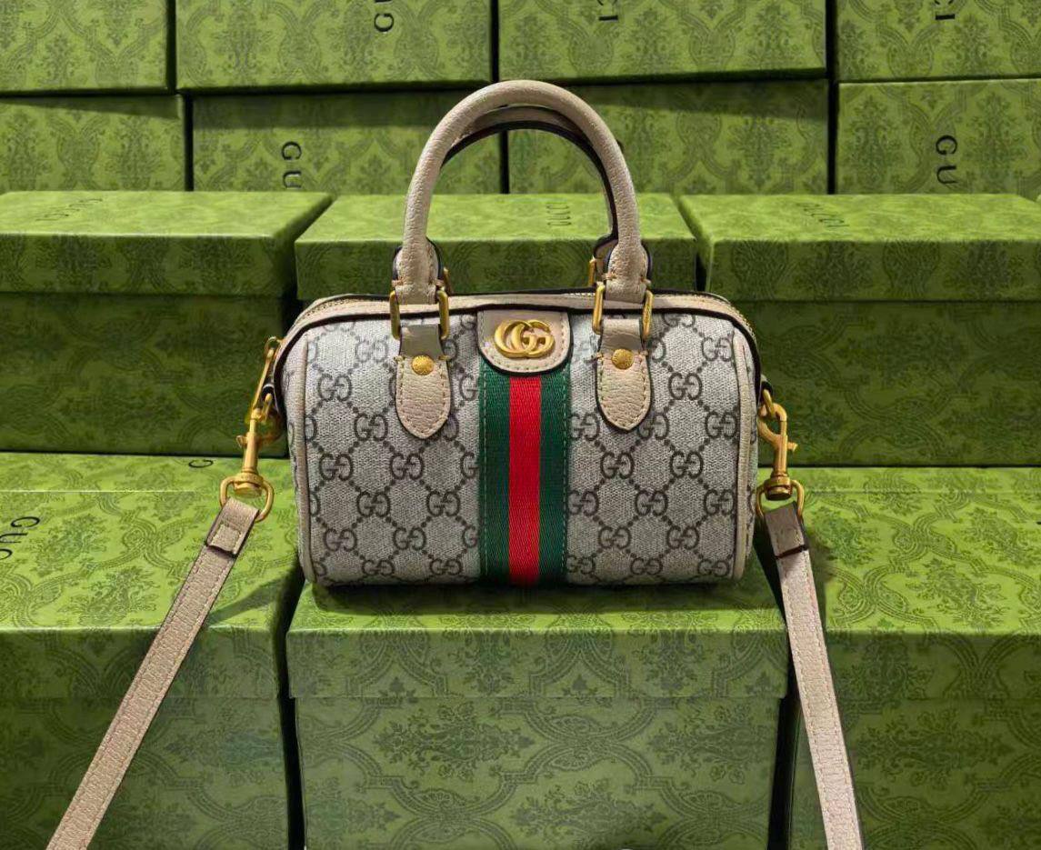 Gucci
19*12*10 

with box 
🎁🎁🎁

95 dhs👑

Zain17
♥️♥️♥️
