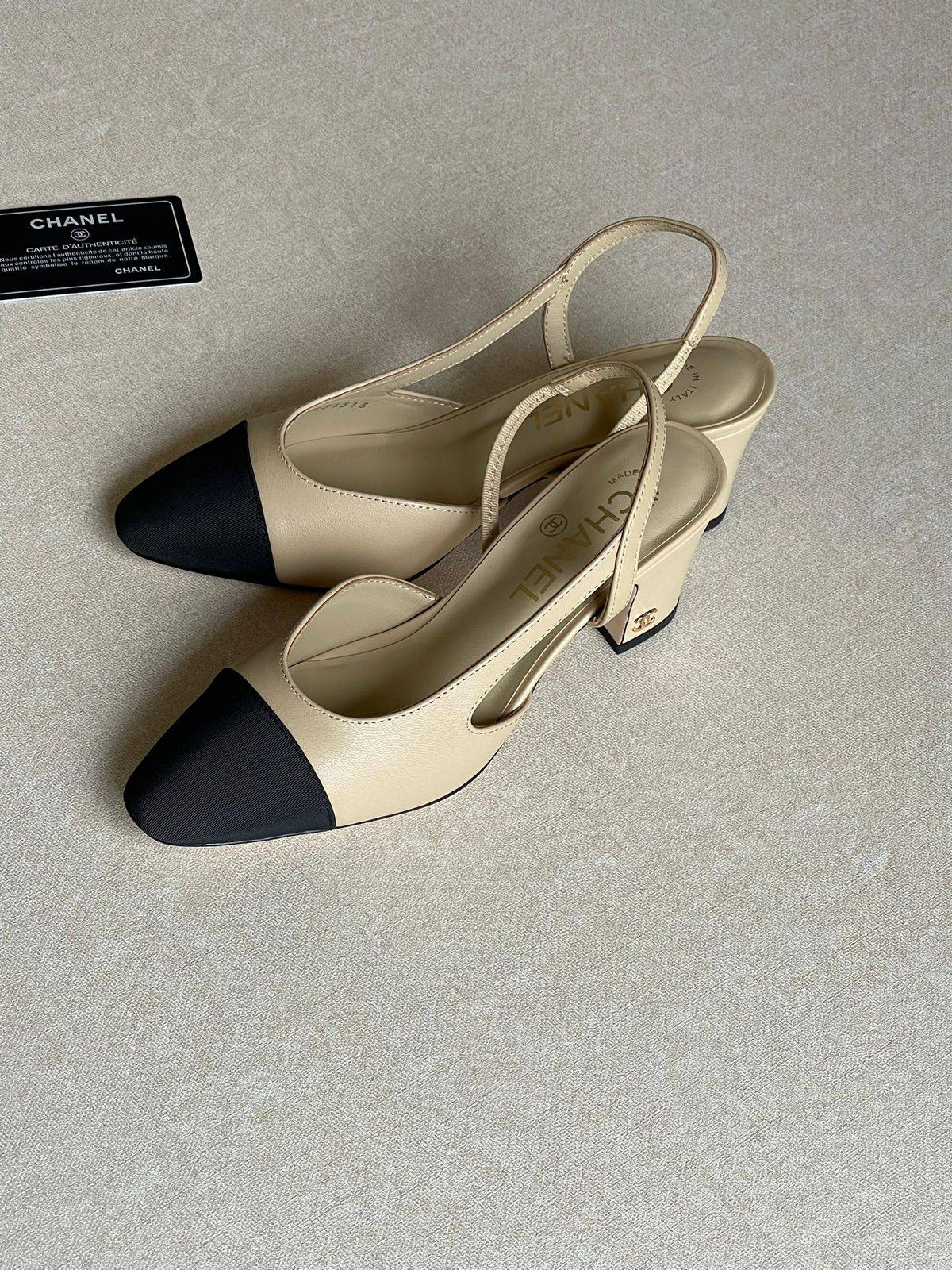 CHANEL 
SuperMaster Quality 💯
450 dhs🌺
Size:36-41💥

Zain171
♥️♥️♥️