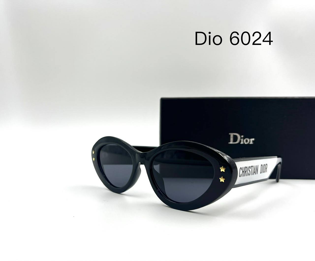 Dior  New💥*
Sunglasses 🕶️ 
good quality 💯
With master box 🗃️ 
50 dhs✅

Zain273
♥️♥️♥️