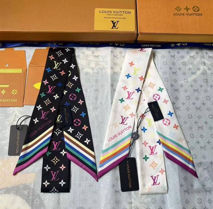 Silk   Bag scarf 
20 dhs💓

Zain93
♥️♥️♥️