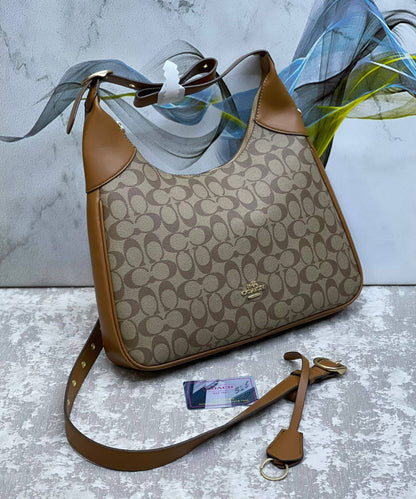 COACH
105 dhs❣️

Zain175
♥️♥️♥️