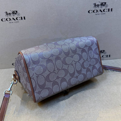 COACH 
HIGH QUALITY 
WITH BOX 
120 dhs💓
25cm

Zain39
♥️♥️♥️