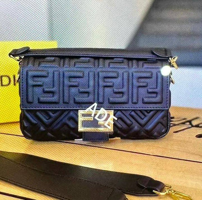 Fendi
High Quality

With box🎁🎁🎁

Size 26cm
90 dhs💓

Zain136
♥️♥️♥️