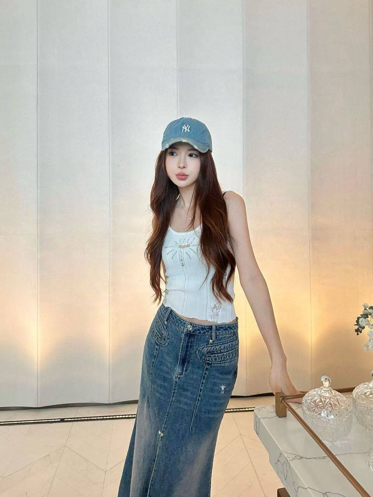 *New collections 💕💕    
180 dhs❣️
*good  quality  
*Sizes:S M L 
*AVAILABL

Zain231
♥️♥️♥️