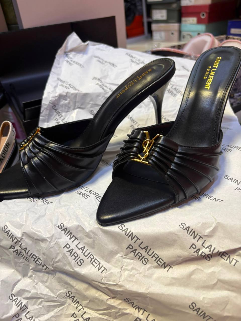 YSL
Size 36-41
120 dhs✅

Zain145
♥️♥️♥️