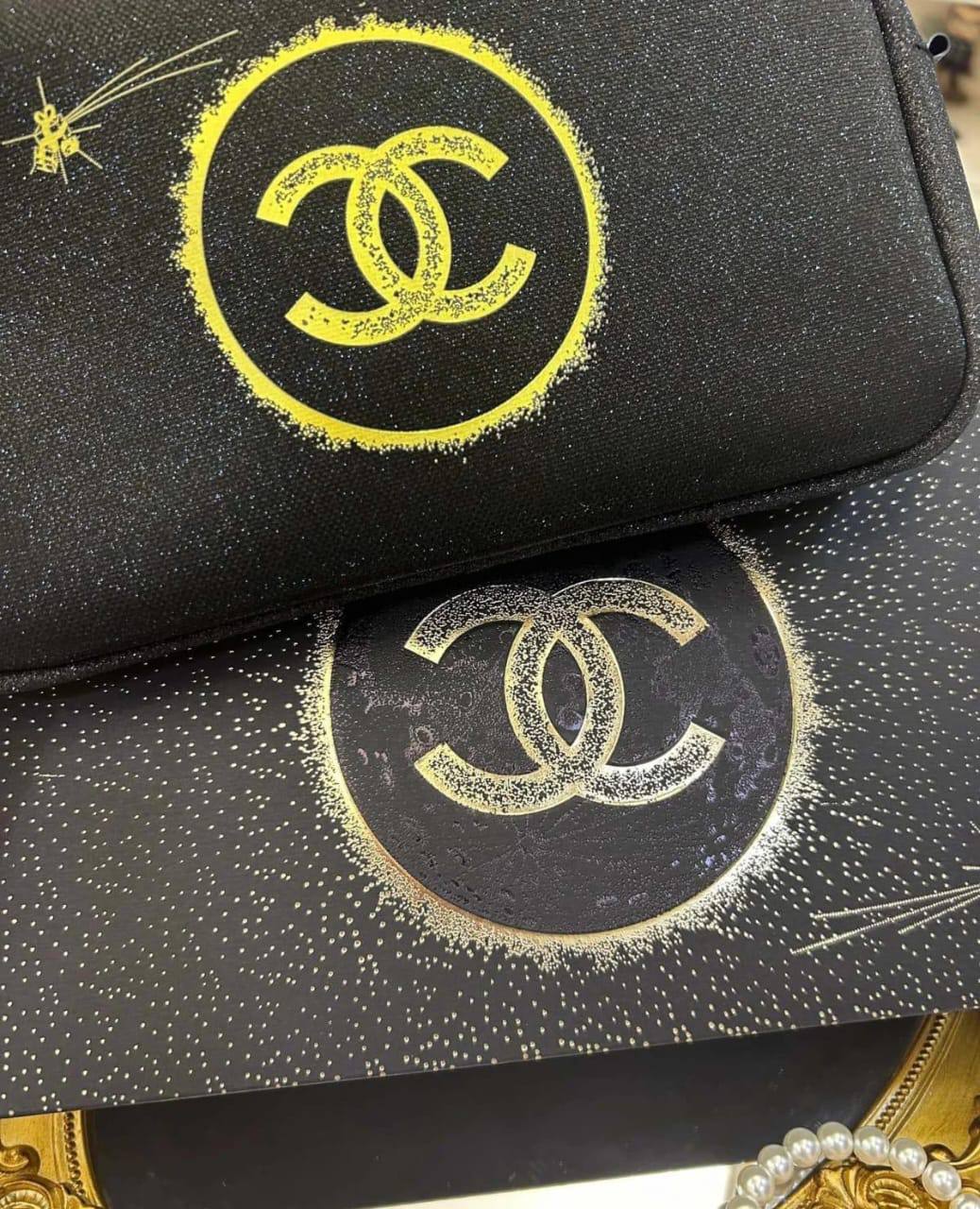Chanel
90 dhs✅
SIZE：22cm

Zain07
♥️♥️♥️