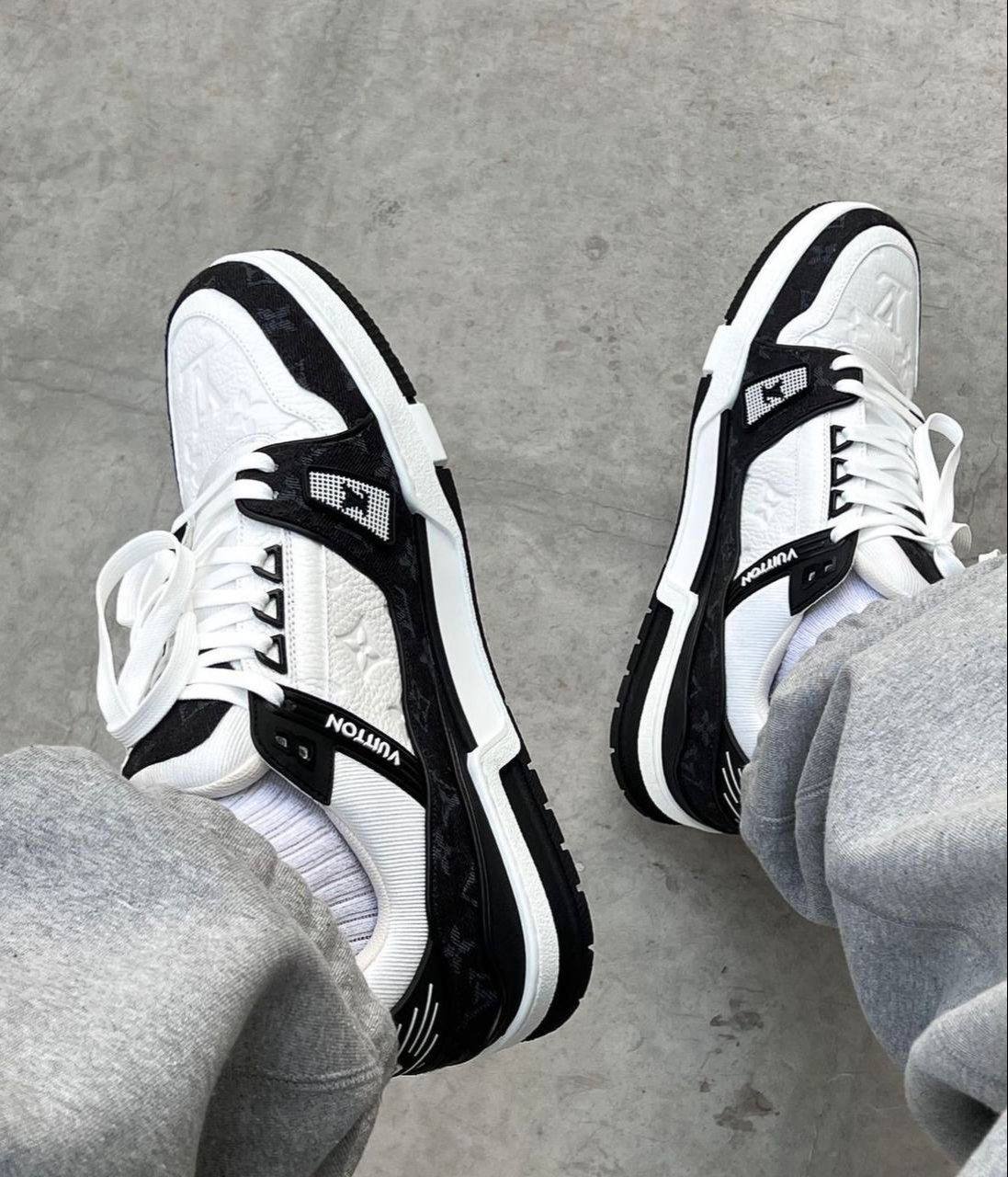 LV Trainers ‘Black and white’🖤🤍
36-45 AVAILABLE🤩
220 dhs💓

Zain242
♥️♥️♥️