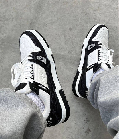 LV Trainers ‘Black and white’🖤🤍
36-45 AVAILABLE🤩
220 dhs💓

Zain242
♥️♥️♥️