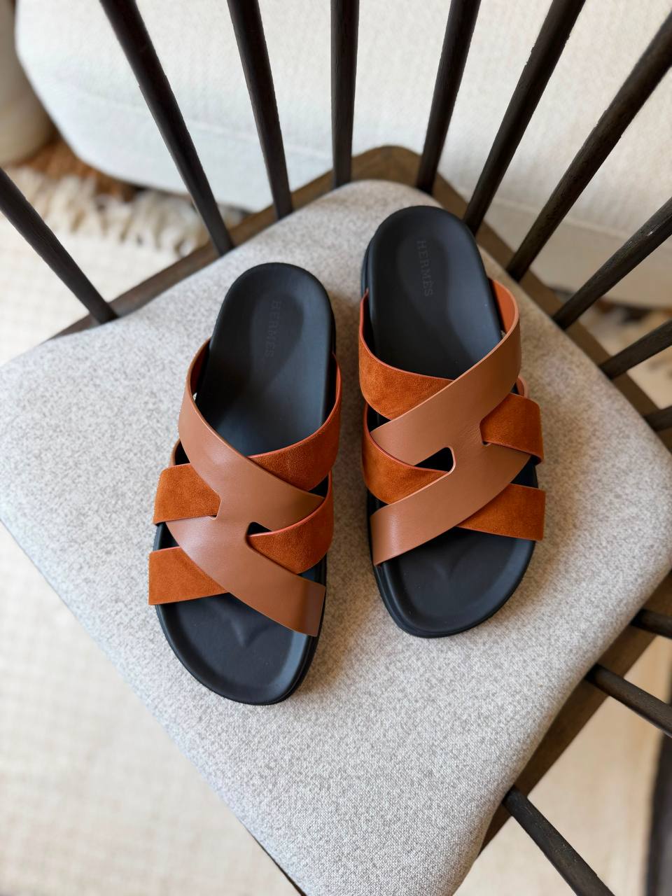 HERMES SLIPPERS
*AAA QUALITY*
*size: 40 to 47*
450 dhs✅

Zain185
♥️♥️♥️