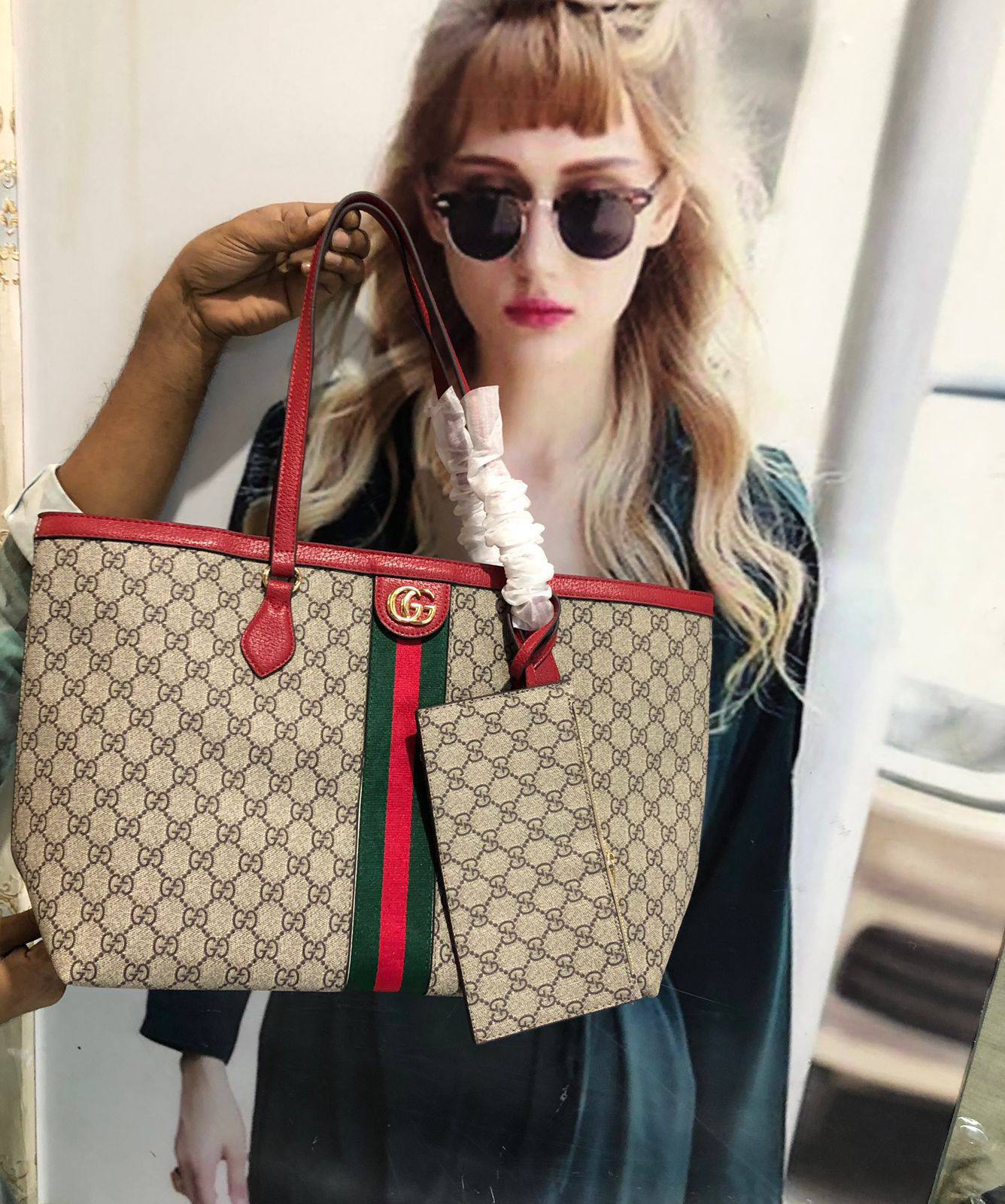 Gucci 
2in1
90 dhs🗽

Zain250
♥️♥️♥️