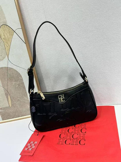 🌹 CHCH hobo
1️⃣ First quality +🎁
Size : 24 * 15 cm
75 dhs✅
with box 🎁

Zain115
♥️♥️♥️