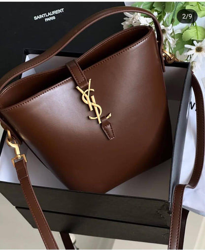 YSL
110 dhs✅
With box
25cm

Zain219
♥️♥️♥️