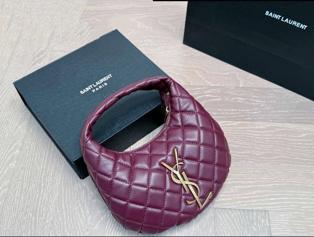 YSL

24*16cm

With box
🎁🎁🎁

110 dhs💓

Zain17
♥️♥️♥️