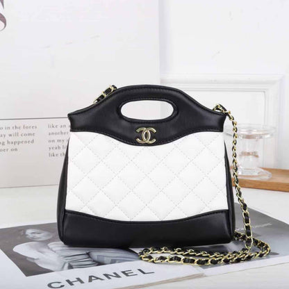 CHANEL 

GOOD QUALITY 

WITH BOX 
🎁🎁🎁

90 dhs💓

Zain39
♥️♥️♥️